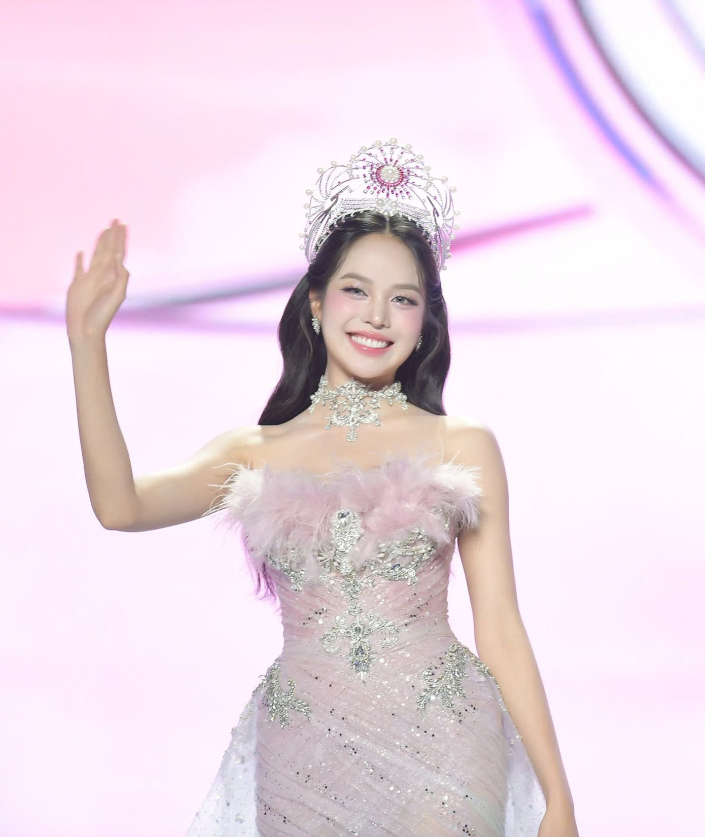 Sau khi đăng quang, Thanh Thủy tích cực tham gia nhiều hoạt động thiện nguyện, tặng quà, hỗ trợ người nghèo, với khát khao lan tỏa dự án tình nguyện sâu rộng hơn, tiếp sức những người yếu thế.