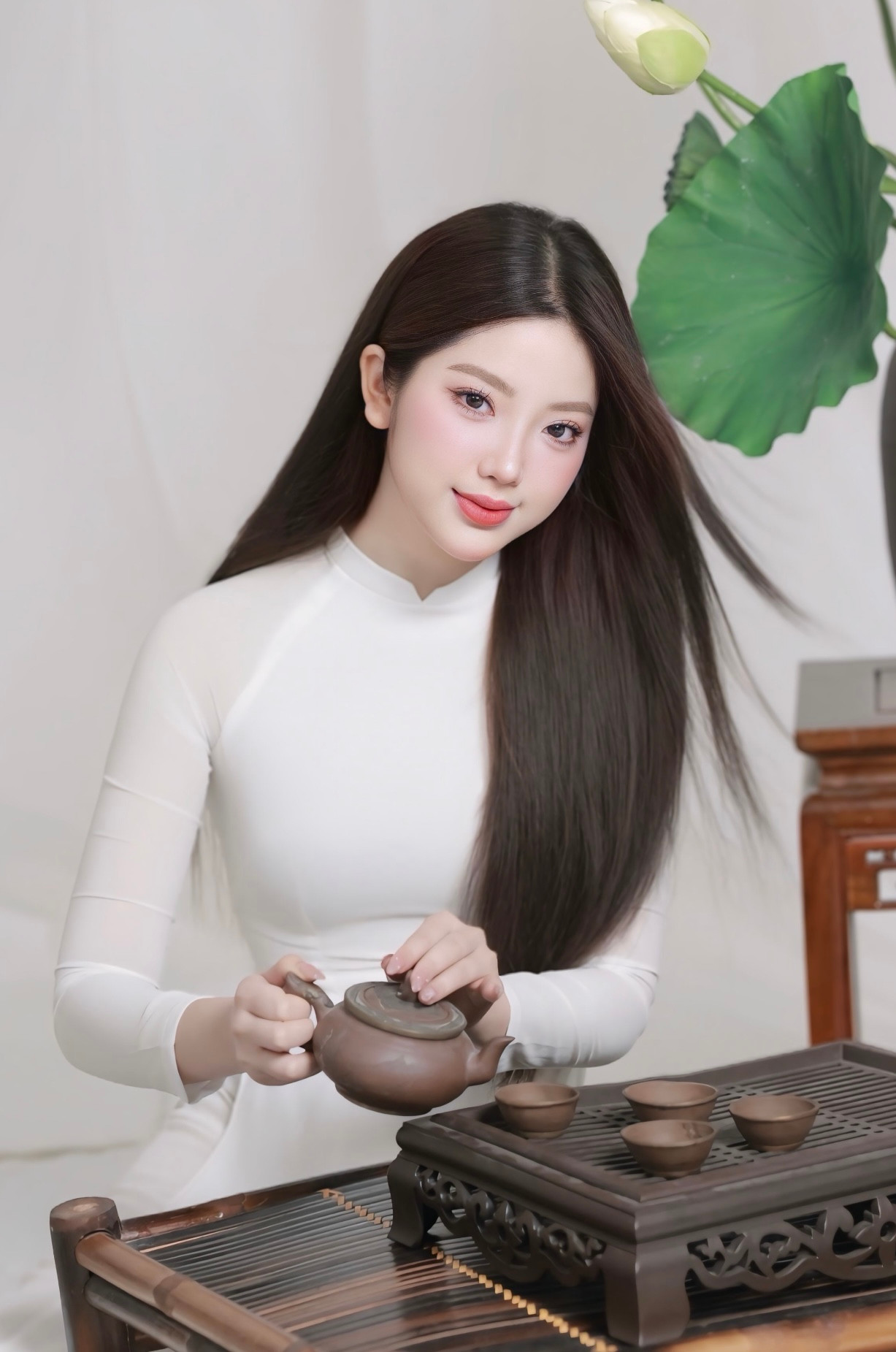 “Hoa hậu Việt Nam không đơn thuần là cuộc thi, còn là hành trình khám phá, trưởng thành và vượt qua chính mình. Từng thử thách, khoảnh khắc dạy tôi biết trân trọng giá trị của nỗ lực, lòng kiên trì và tinh thần sẻ chia. Tôi cảm thấy may mắn vì được sống trọn vẹn với đam mê, truyền cảm hứng từ những con người tuyệt vời và góp phần lan tỏa những điều tích cực đến cộng đồng. Với tôi, đây không chỉ là hành trình, giấc mơ đẹp đang được viết tiếp từng ngày”, cô nói.