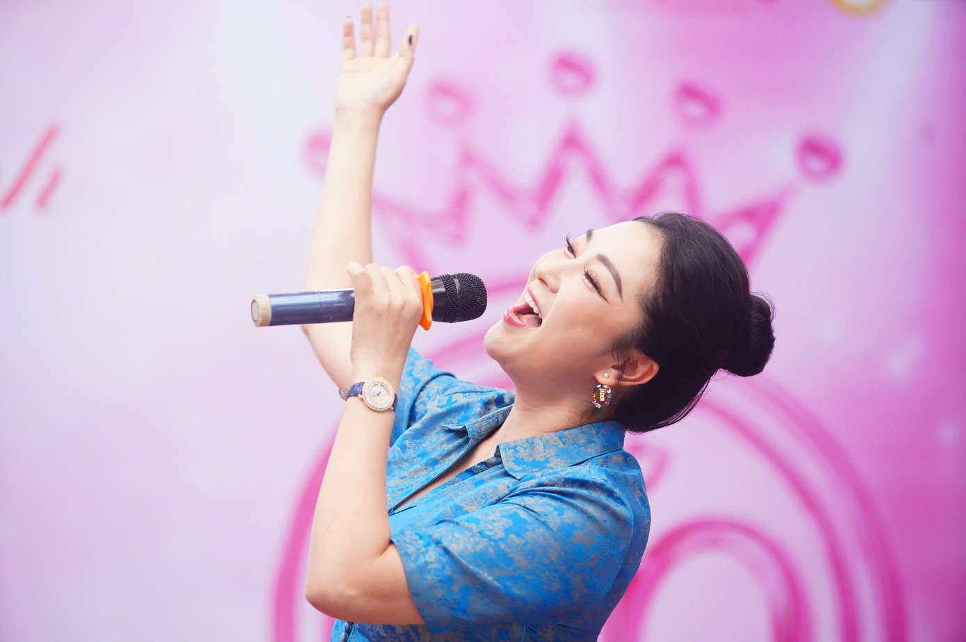 Bên cạnh việc chăm chút về nhan sắc, hình thể, Hoa hậu Nguyễn Thị Huyền khuyên thí sinh ăn uống khoa học để đảm bảo sức khỏe, không nên kiêng khem quá mức, ảnh hưởng tới các phần thi.