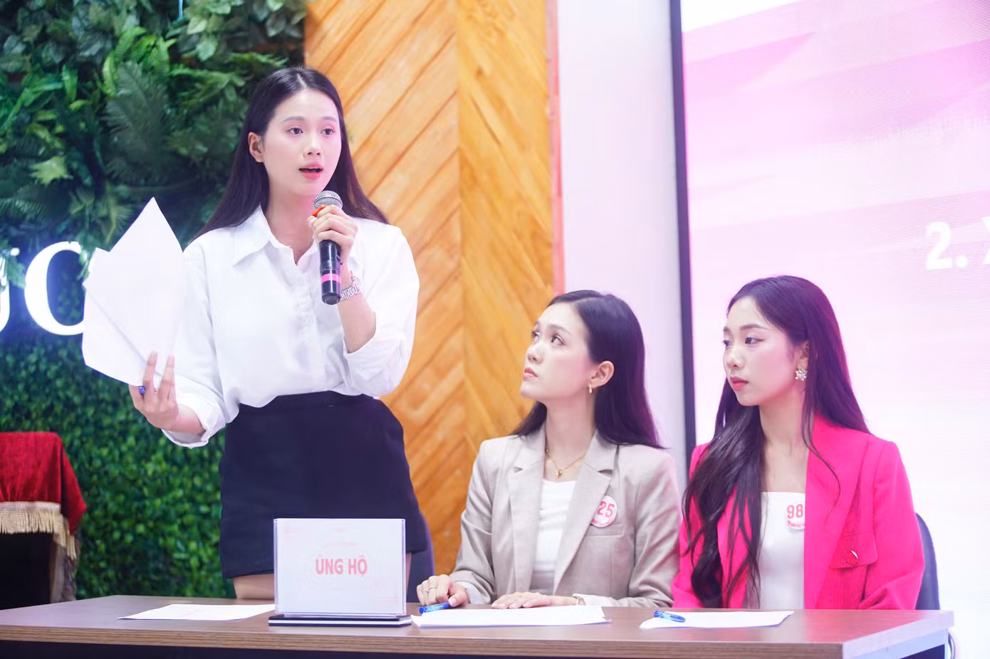 Ngoài ra, cô khuyên thí sinh Hoa hậu Việt Nam 2024 khi trình bày quan điểm cần đưa ra luận cứ và luận chứng xác đáng. Đó là phương pháp hiệu quả nhất để thuyết phục người nghe.
