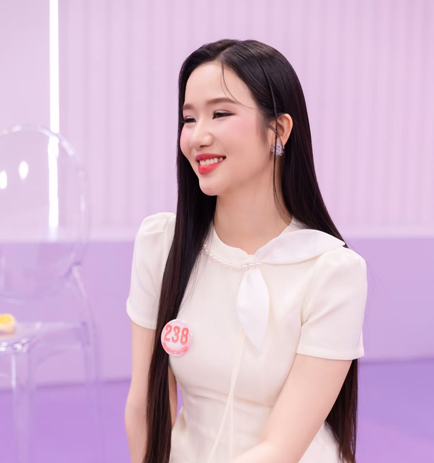 Là một trong ba thí sinh đến từ Huế, Nguyễn Phương Nhi khao khát chạm đến chiếc vương miện danh giá của Hoa hậu Việt Nam 2024. Đồng thời, cô mong muốn quảng bá vẻ đẹp văn hóa, nghệ thuật, lịch sử và du lịch của vùng đất Cố đô Huế.