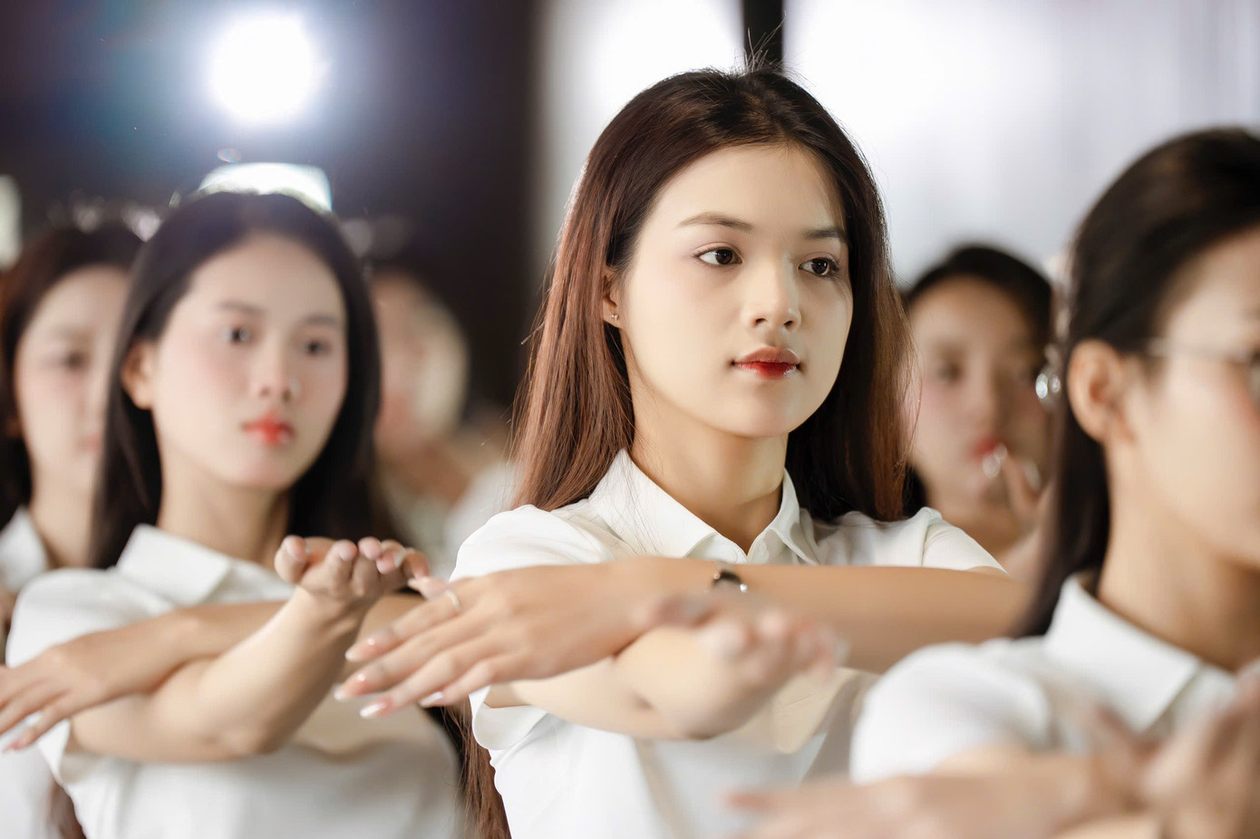 Theo chuyên gia, mỗi thí sinh có vẻ đẹp riêng, có người mang đẹp nét đẹp Á đông, truyền thống, người lại mang vẻ đẹp khỏe khoắn, cá tính.