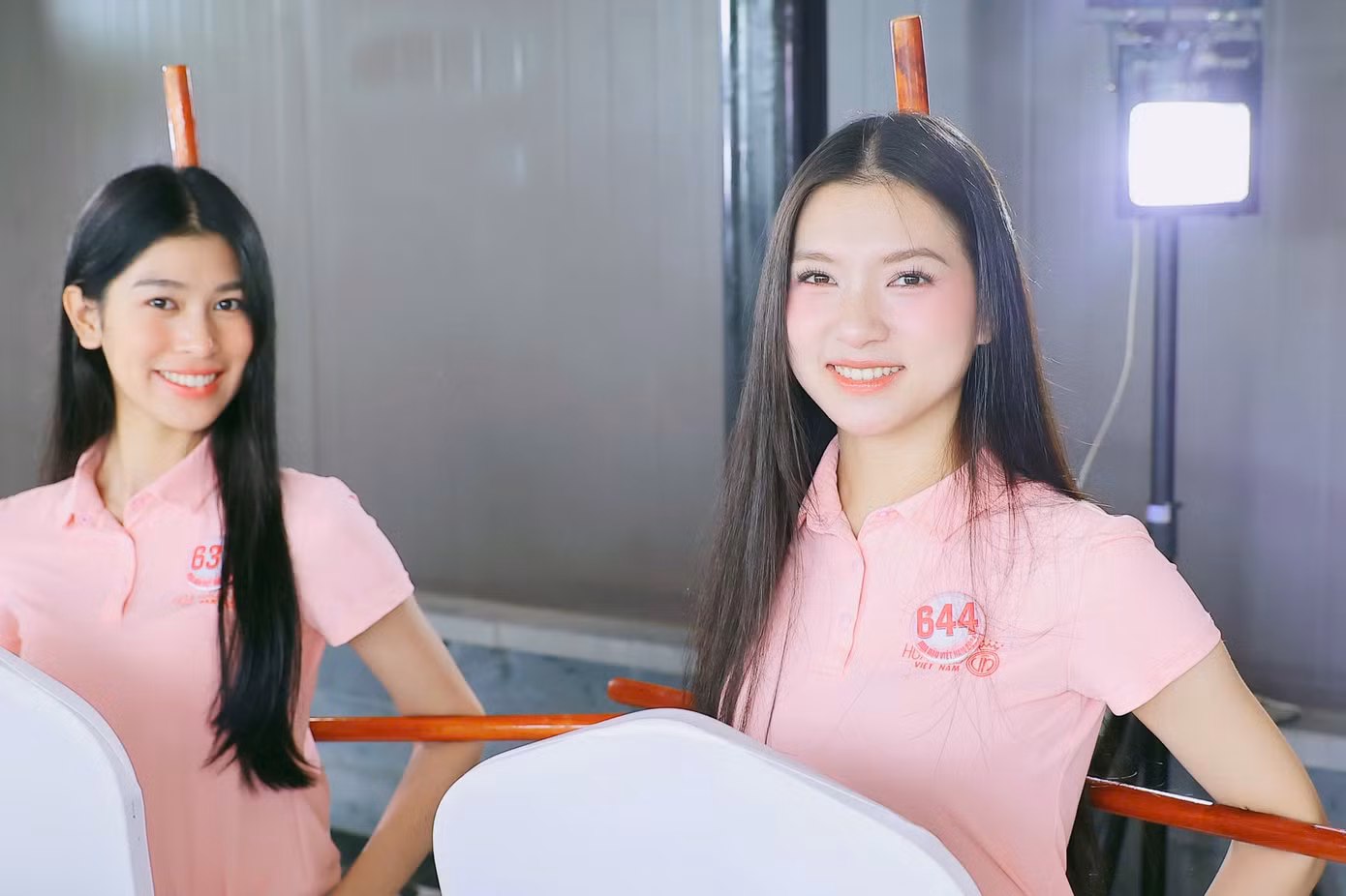 Tất cả hành động giao tiếp, ứng xử, đi đứng, nói cười suốt quá trình tham gia cuộc thi nhan sắc, giúp ban tổ chức nhìn ra những thí sinh có ngoại hình mạnh, vừa có sắc vừa có tâm.