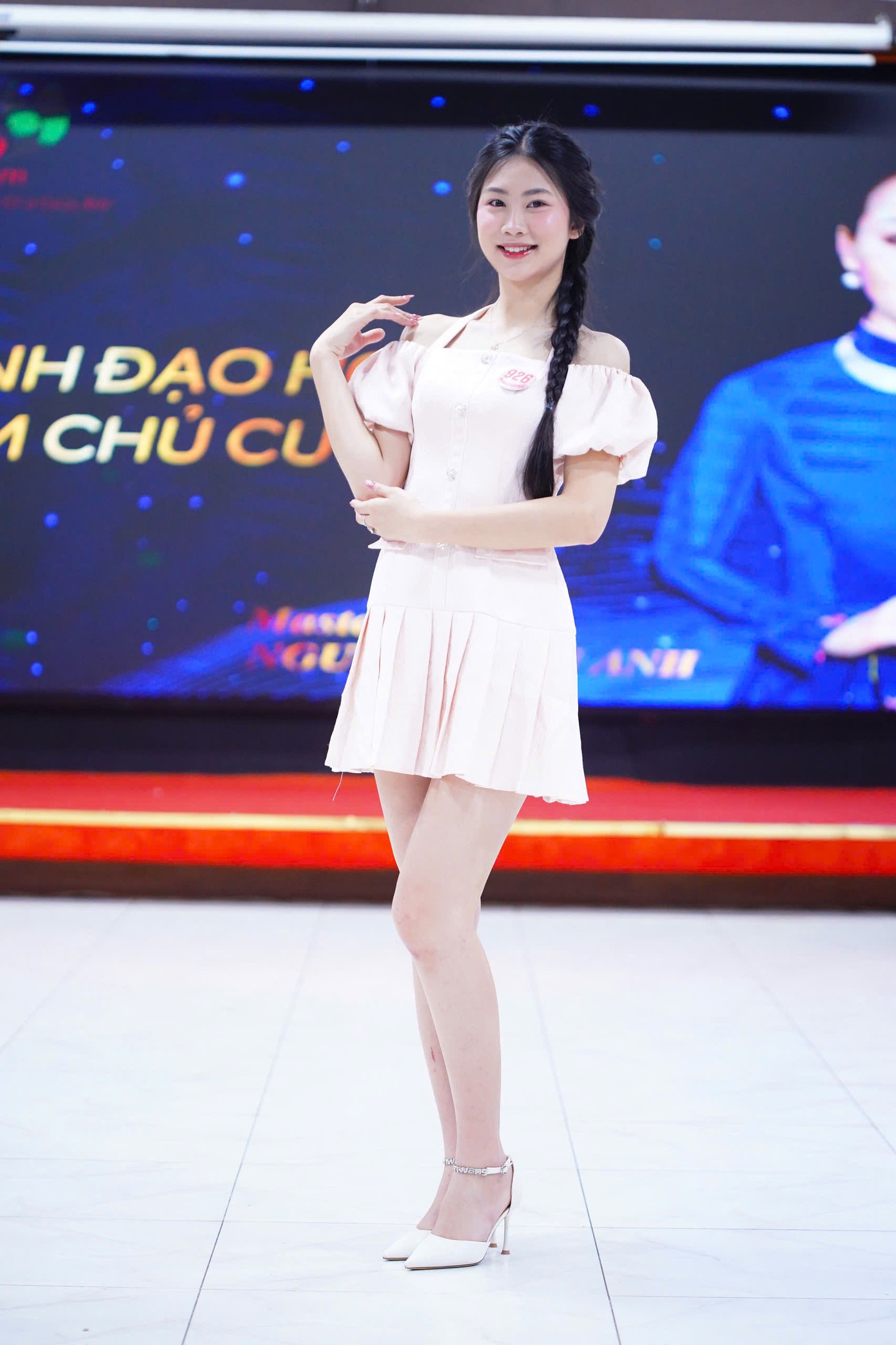 Hiện tại, Thu Hằng và 40 thí sinh gấp rút tập luyện, ráp sân khấu chuẩn bị cho chung khảo Hoa hậu Việt Nam 2024 vào tối 20/4.