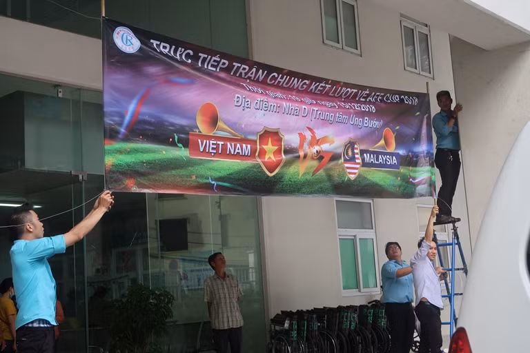 Bệnh nhân được xem bóng đá như ở nhà ảnh 2