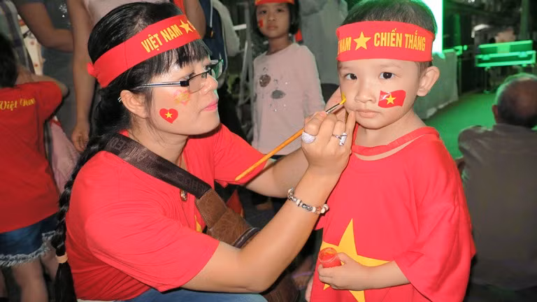 Bệnh nhân được xem bóng đá như ở nhà ảnh 7