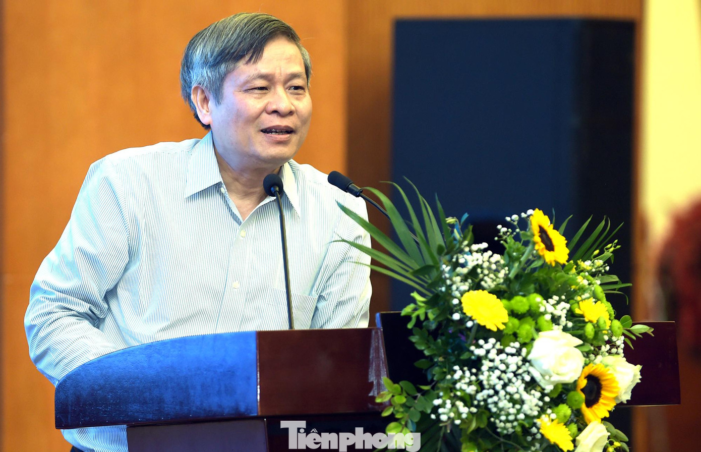 Phát biểu tại chương trình, ông Phạm Công Tạc - Thứ trưởng Bộ KH&amp;CN nêu rõ, xã hội tồn tại bằng niềm tin, nhưng muốn phát triển phải bằng khoa học. Ảnh: Xuân Tùng