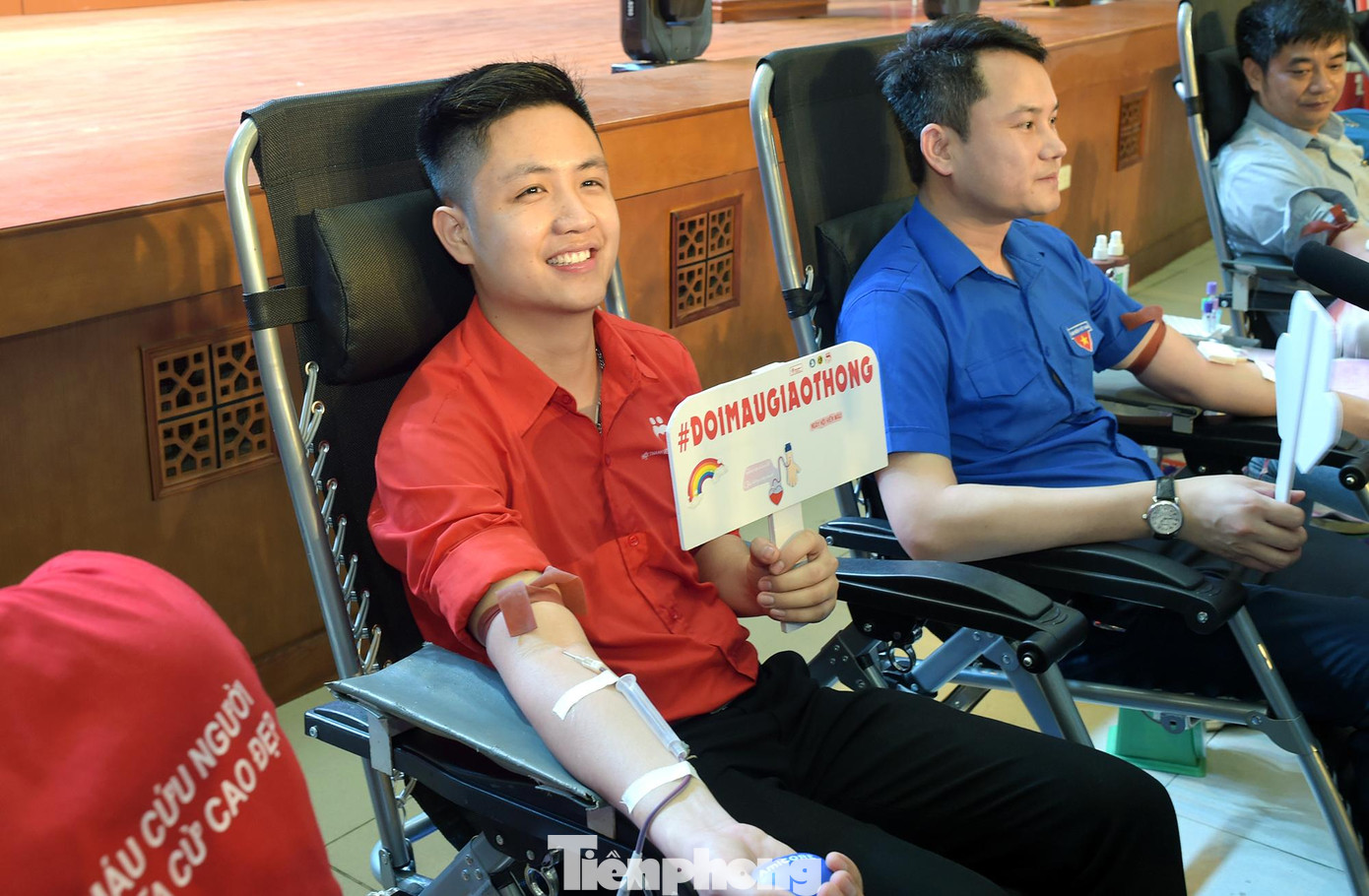 Nguyễn Xuân Giáp (SN 1994) là thành viên Hội máu Hà Nội có mặt tại ngày hội và nâng số lần hiến máu lên 31. Mỗi năm cậu hiến nhiều nhất 4 lần. Cậu mong muốn qua việc hiến máu tại ngày hội để giúp ích cho những người bệnh, đồng thời chung tay lan tỏa thông điệp hiến máu cứu người tới cộng đồng.