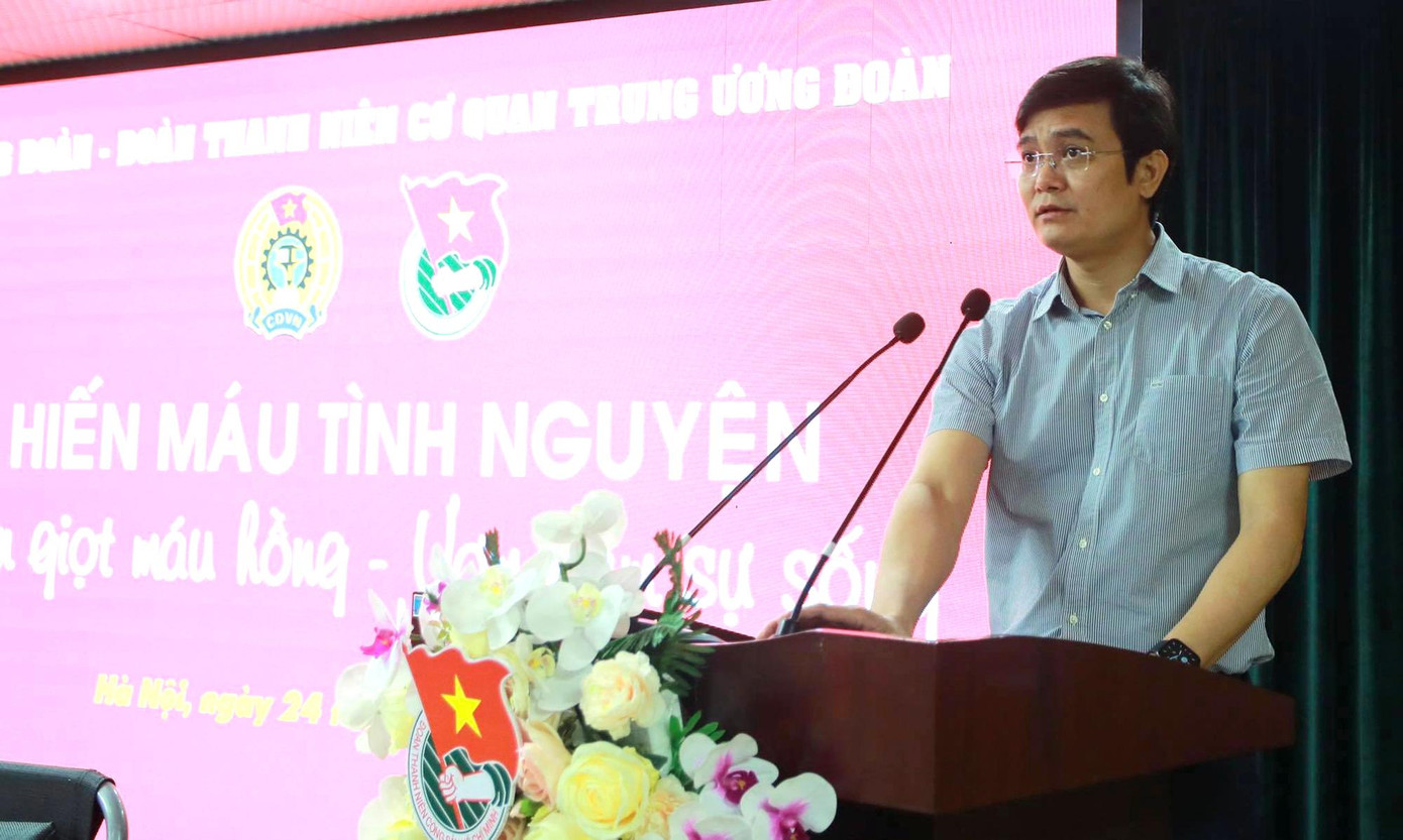 Anh Bùi Quang Huy - Bí thư Thường trực T.Ư Đoàn phát biểu tại chương trình. Anh Bùi Quang Huy - Bí thư Thường trực T.Ư Đoàn phát biểu tại chương trình.