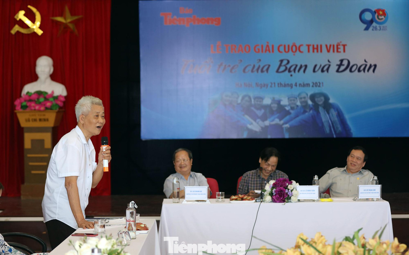 Chương trình đã diễn ra phần giao lưu với các tác giả đoạt giải thưởng cuộc thi "Tuổi trẻ của bạn và Đoàn".