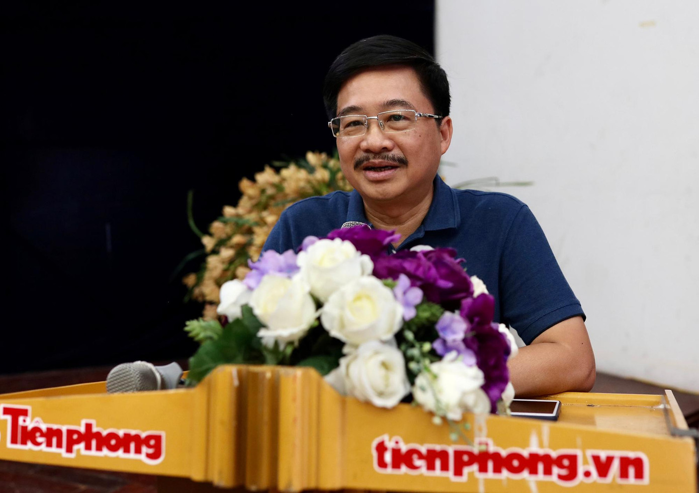 Nhà báo Vũ Tiến chia sẻ tại buổi lễ trao giải. Ảnh: Như Ý Nhà báo Vũ Tiến chia sẻ tại buổi lễ trao giải. Ảnh: Như Ý