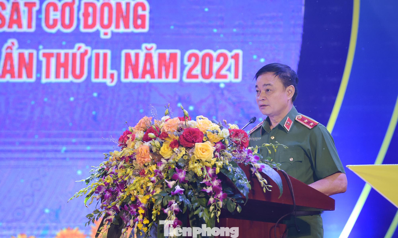 Phát biểu tại chương trình, Trung tướng Phạm Quốc Cương ghi nhận, đánh giá cao và trân trọng cảm ơn những thành tích, sự đóng góp công sức, trí tuệ, nhiệt huyết của các cấp Đoàn và đoàn viên thanh niên trong toàn lực lượng CSCĐ thời gian qua.