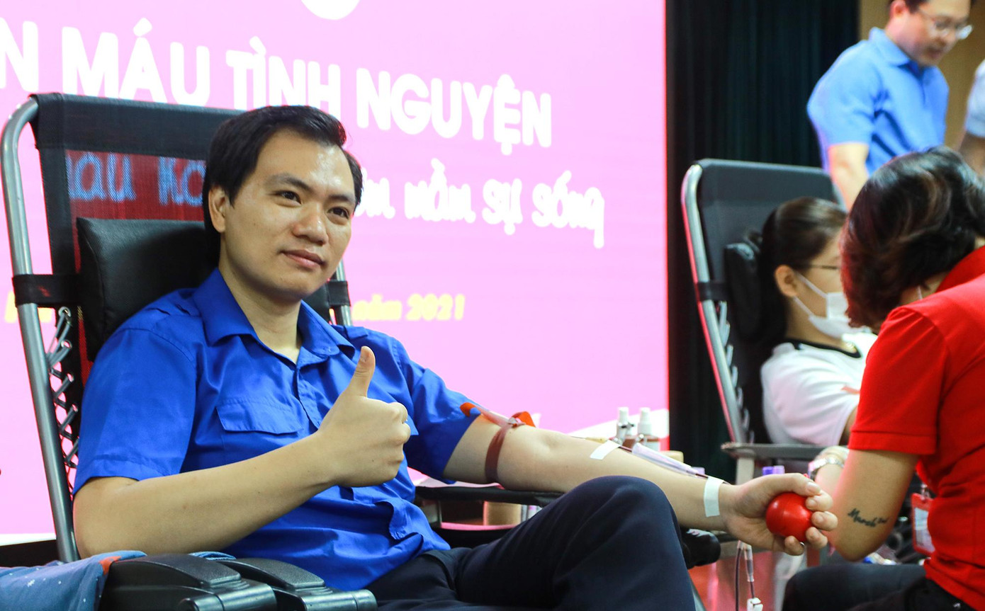 Đoàn viên thanh niên cơ quan T.Ư Đoàn tích cực tham gia hiến máu trong chương trình Đoàn viên thanh niên cơ quan T.Ư Đoàn tích cực tham gia hiến máu trong chương trình