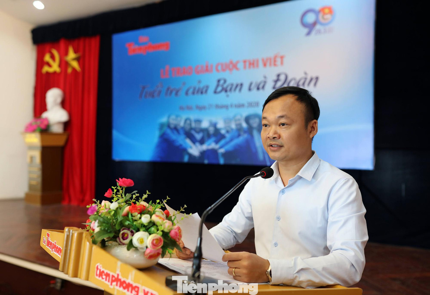 Tại chương trình, anh Phạm Tuấn Anh - Ủy viên Ban chấp hành T.Ư Đoàn, Phó ban Thanh niên báo Tiền Phong công bố các tác phẩm đạt giải thưởng.