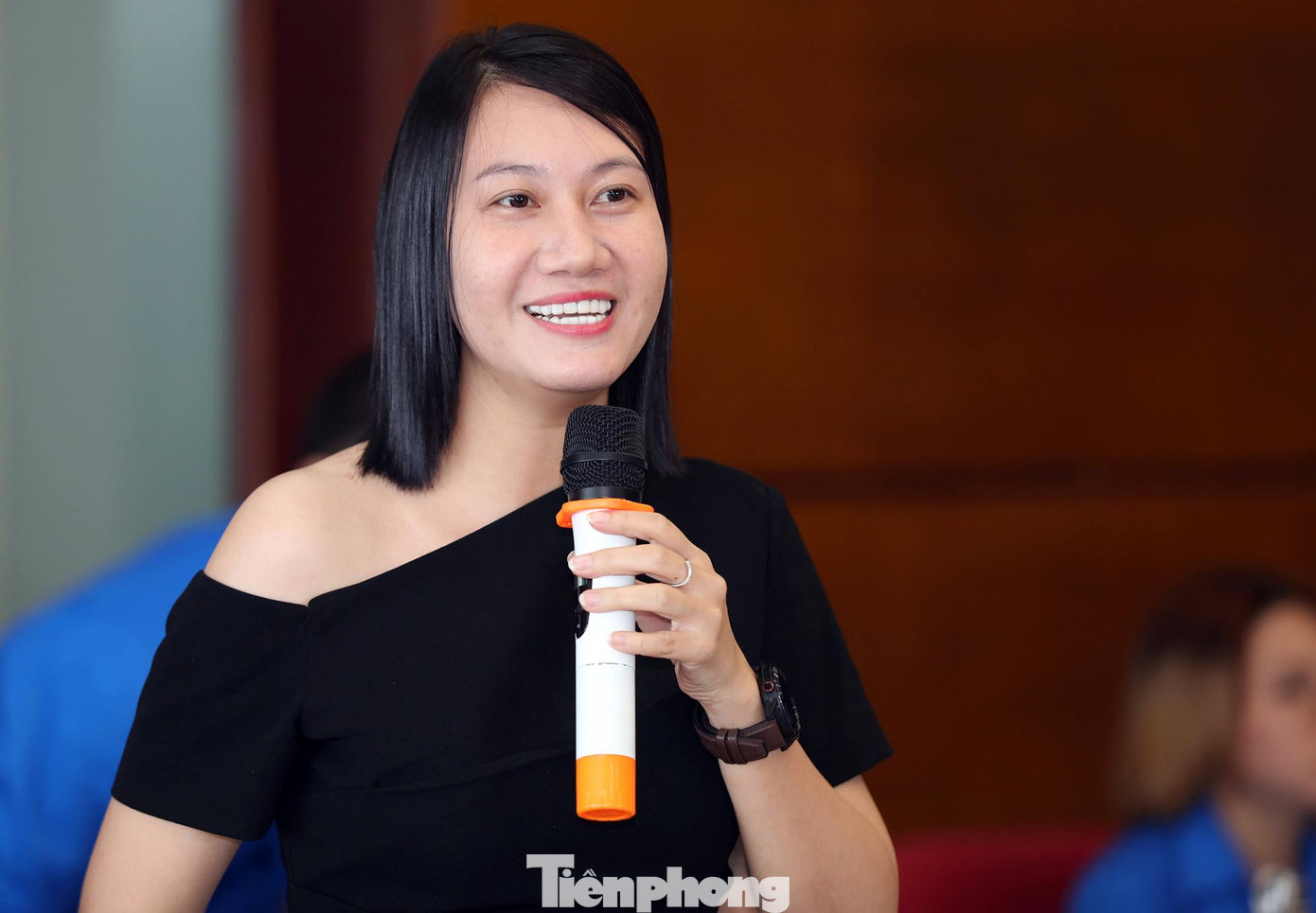 Tác giả Phạm Gia Khánh hiện công tác tại Báo An Giang, đoạt giải B. Cô cho biết rất ấn tượng khi ra Hà Nội để tham dự lễ trao giải và được nghe những chia sẻ của các tác giả, đại biểu khách mời. Cô cũng chia sẻ về quá trình và cảm xúc viết bài "Tuổi trẻ chẳng hai lần thắm lại" và "Những mảnh ghép Đoàn trong tôi"; cũng như thuận lợi và khó khăn khi vừa làm công tác chuyên môn gắn với nghề báo vừa làm công tác Đoàn.