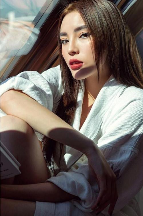 Đại diện cho cung Bọ Cạp - Hoa hậu Kỳ Duyên Đại diện cho cung Bọ Cạp - Hoa hậu Kỳ Duyên