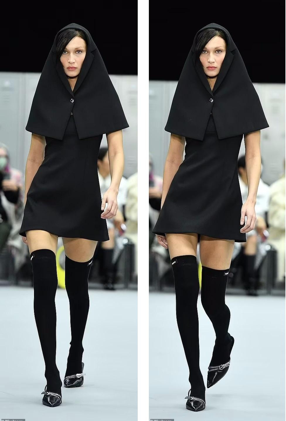 Trong show của thương hiệu thời trang pháp, Bella cũng trình diễn bộ váy đen khác kín đáo hơn, kết hợp mũ trùm đầu độc đáo.