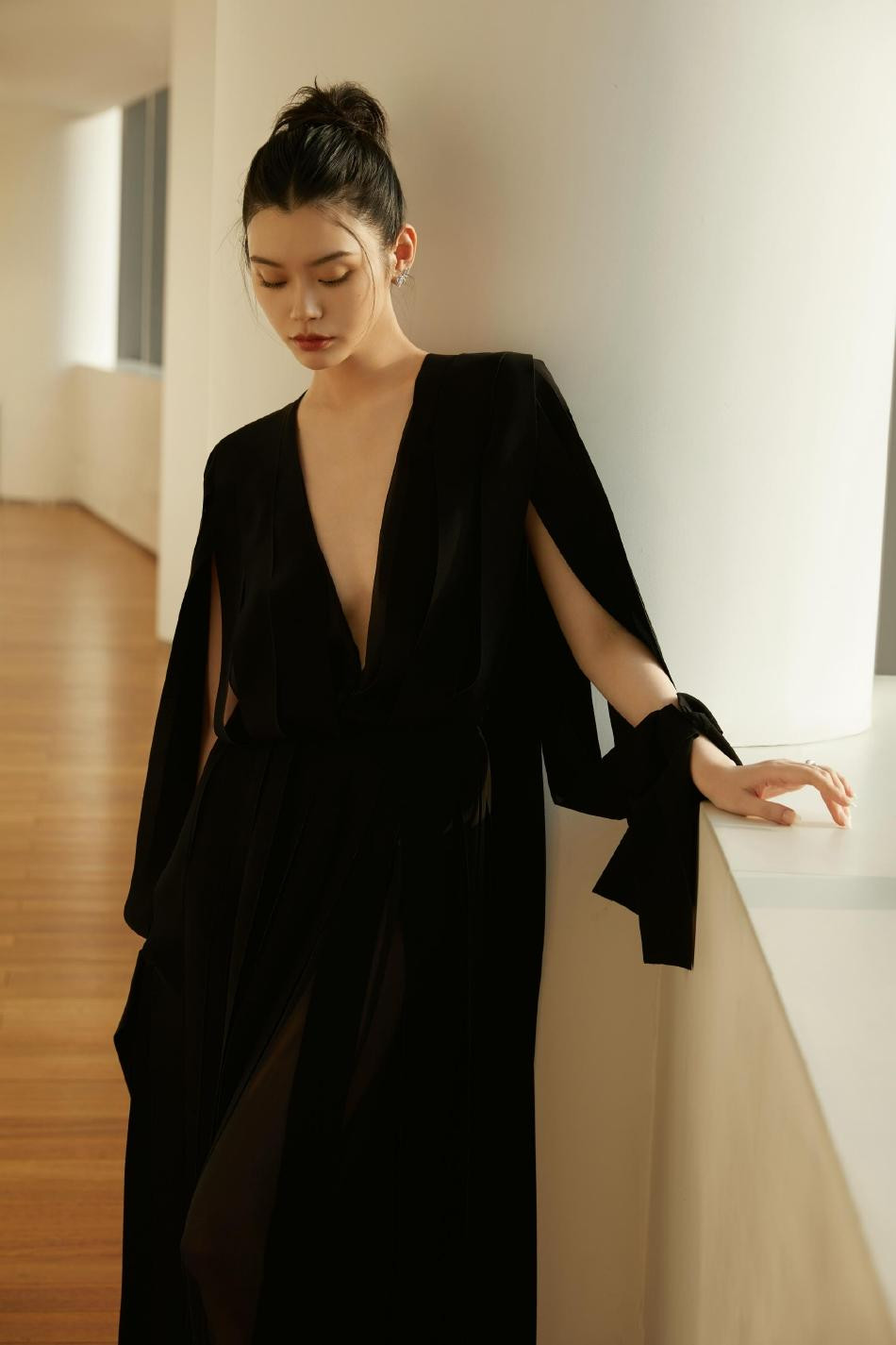 Tháng 10/2019, người đẹp gốc Thượng Hải hạ sinh con trai đầu lòng, bé Hà Quảng Sân. Địa vị trong gia tộc họ Hà của Hề Mộng Dao được nâng cao vì bé Hà Quảng Sân là cháu đích tôn đời thứ 5, cũng là cháu trai duy nhất tính tại thời điểm đó của "vua sòng bài Macau" Hà Hồng Sân.