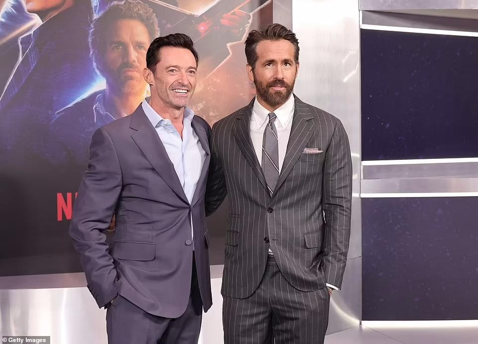 "Người Sói" Hugh Jackman đến ủng hộ người bạn thân thiết Ryan.