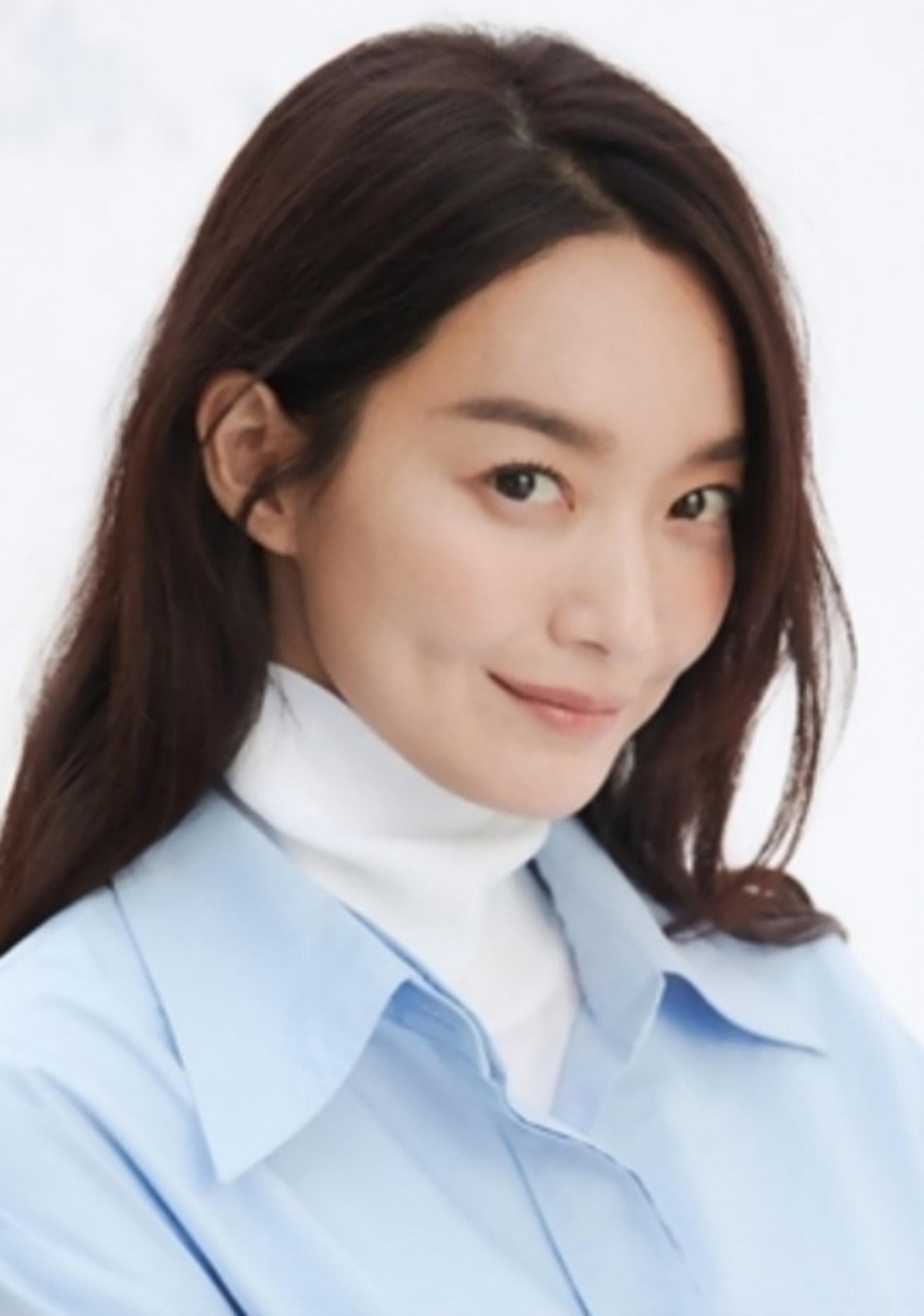 15. Shin Min Ah: 7.125 phiếu bầu.