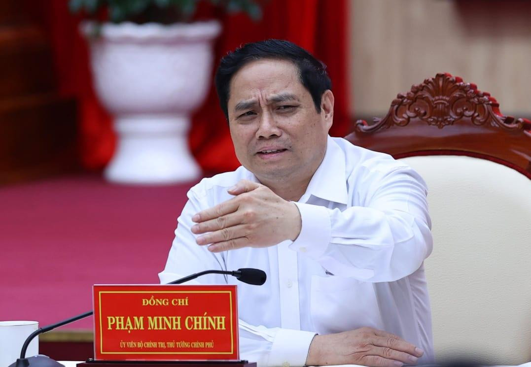 Thủ tướng Phạm Minh Chính chỉ đạo tại buổi làm việc với lãnh đạo chủ chốt tỉnh Kiên Giang. Ảnh: Dương Giang/TTXVN