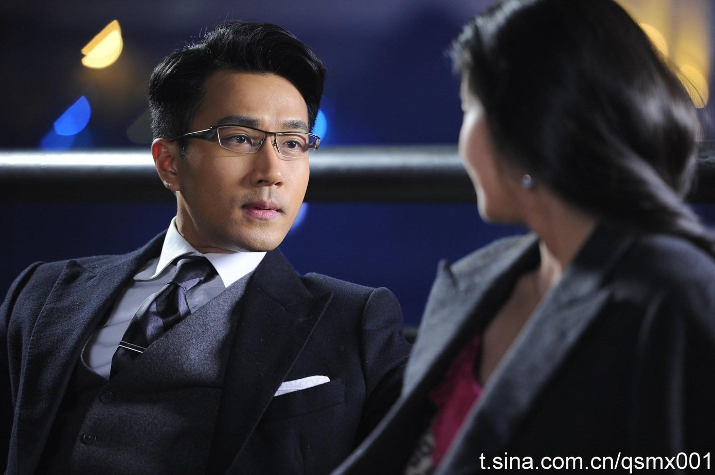 Lưu Khải Uy được yêu mến với hình tượng tổng tài độc đoán nhưng thâm tình. Lưu Khải Uy được yêu mến với hình tượng tổng tài độc đoán nhưng thâm tình.