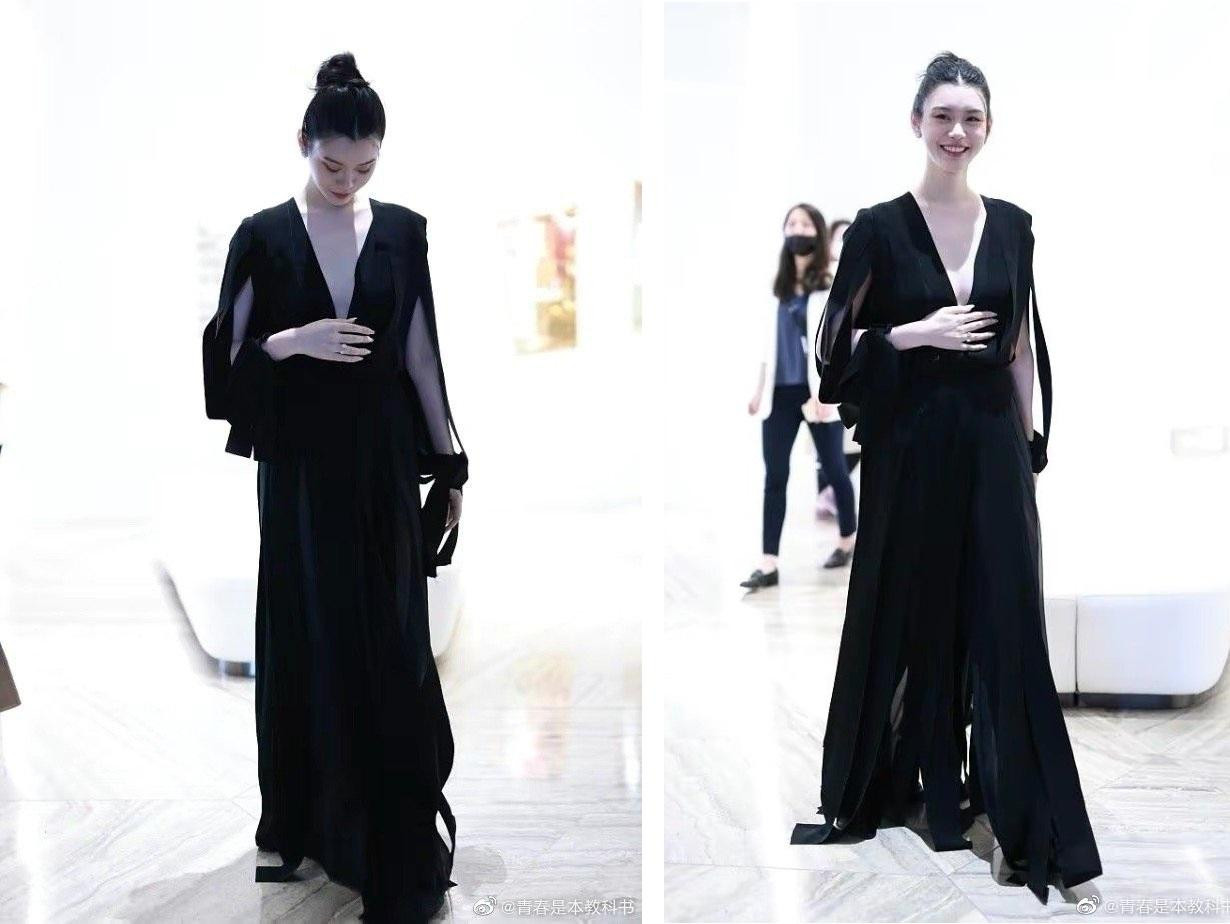 Hề Mộng Dao mặc chiếc váy đen vải tuyn bay bổng làm nổi bật làn da trắng sáng và vóc dáng mảnh mai, nuột nà.