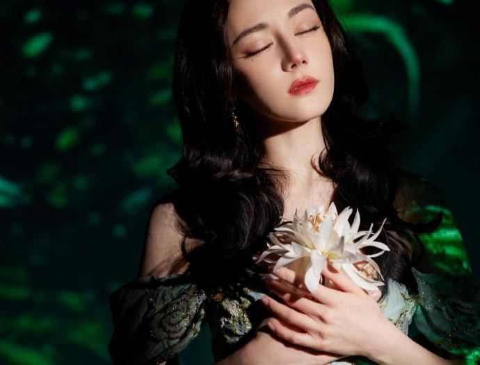 Năm 2022, cô có hai bộ phim chờ lên sóng là "Ngự Giao ký" và "An Lạc truyện". Ngoài ra, bộ phim "Công tố tinh anh" do cô đóng chính cũng vừa chính thức khai máy.