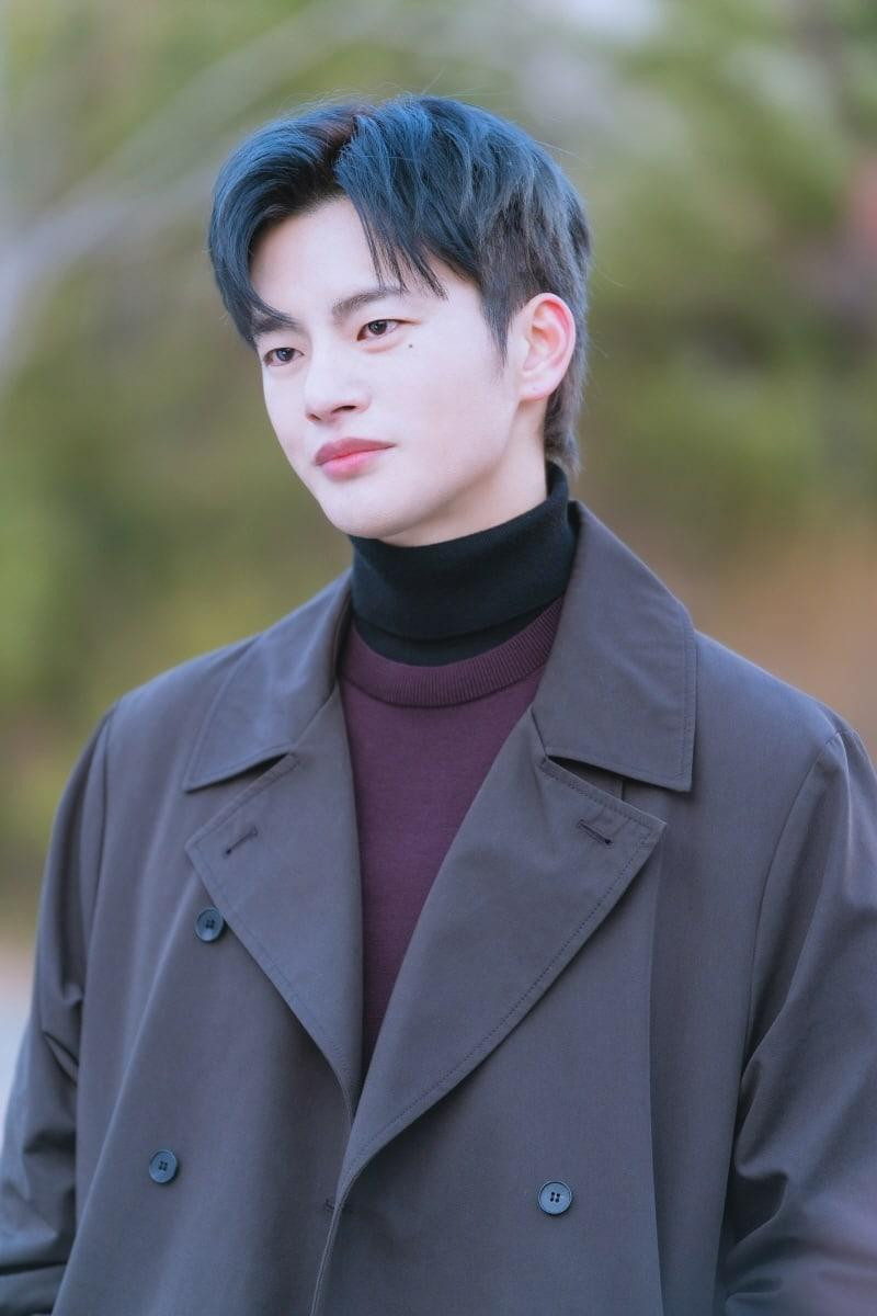 16. Seo In Guk: Ngôi sao “Reply 1997” nhận được hơn 18.000 phiếu bầu.