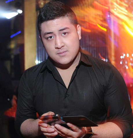 Anh rất yêu mến và muốn gắn bó với Việt Nam. Anh rất yêu mến và muốn gắn bó với Việt Nam