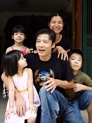 Hoài Nam vui cùng vợ con