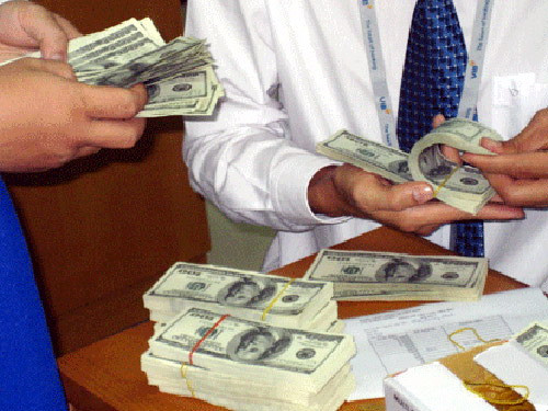 Giá USD đang tăng mạnh. Giá USD đang tăng mạnh