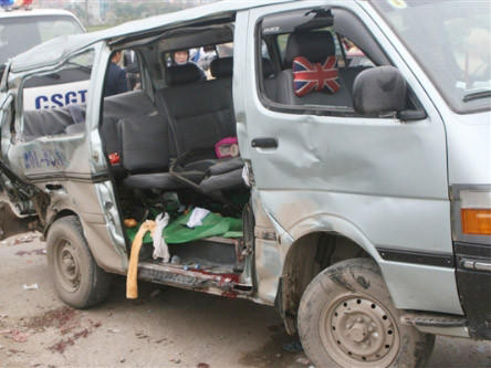 Vụ tai nạn giữa tàu hỏa và ôtô đã cướp đi sinh mạng của 9 người