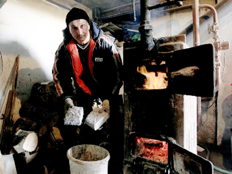 Chuẩn bị đưa vào lò sưởi