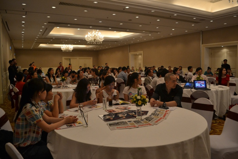 Trao đổi trong buổi gặp gỡ