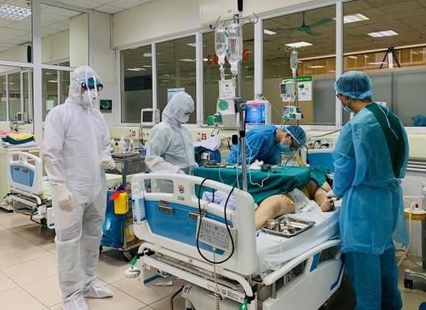 Sau hơn 2 tháng thở máy, 38 ngày duy trì ECMO, từ khi nhập viện luôn trong tình trạng nguy kịch, bệnh nhân N.T.L., 61 tuổi ở TP Bắc Ninh đã được chữa khỏi bệnh, xuất viện như một kỳ tích.
