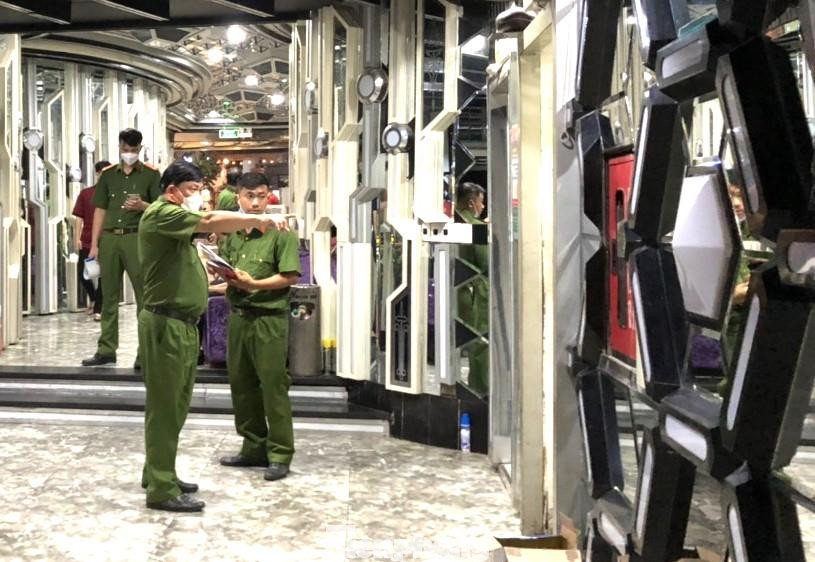 Công an Bình Dương kiểm tra các cơ sở karaoke trên địa bàn