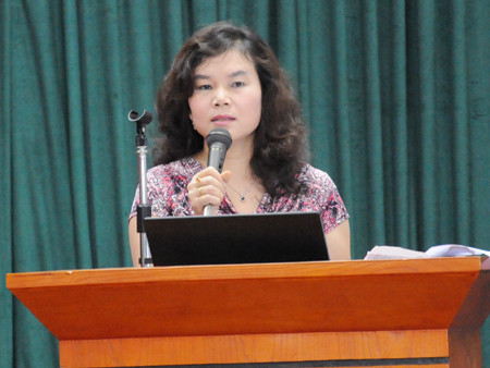 Nhà ngoại cảm Phan Thị Bích Hằng chia sẻ về công tác tìm kiếm mộ liệt sĩ. Ảnh: Tuấn Nguyễn.