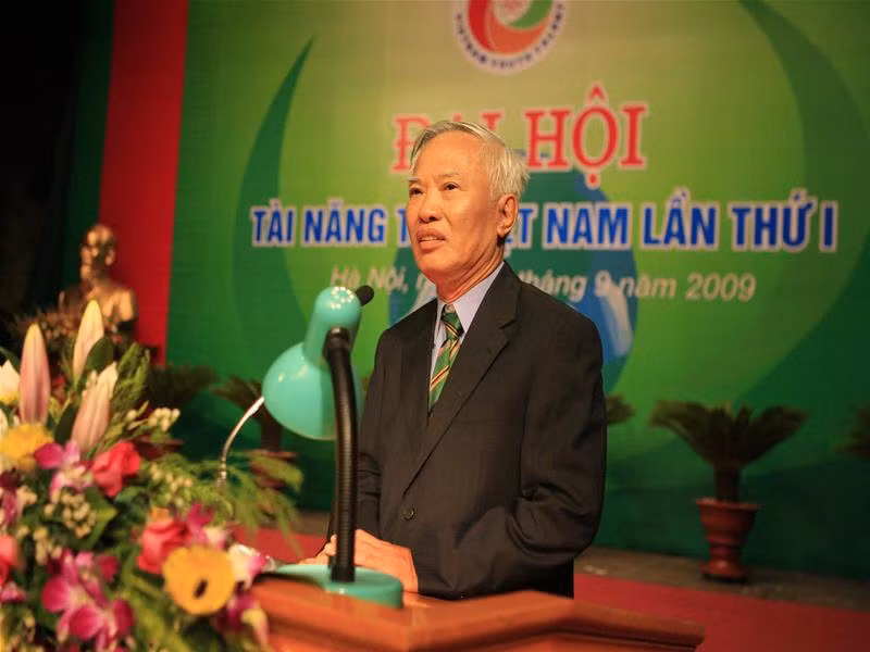 Nguyên Phó Thủ tướng Vũ Khoan phát biểu. Ảnh : Hồng Vĩnh