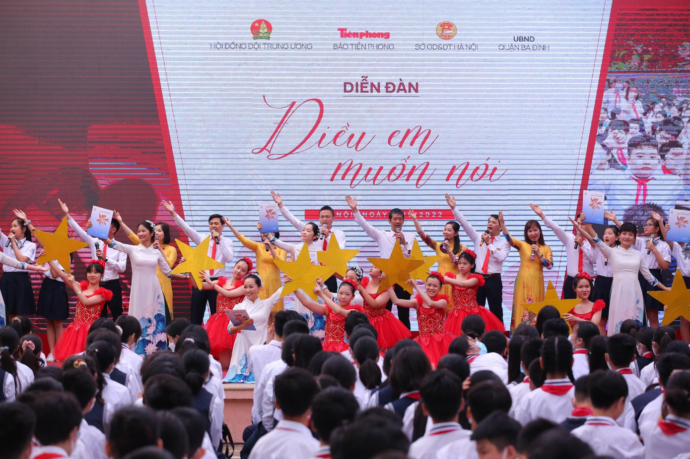 Tiết mục văn nghệ do thầy cô, giáo viên Trường THCS Giảng Võ biểu diễn Tiết mục văn nghệ do thầy cô, giáo viên Trường THCS Giảng Võ biểu diễn