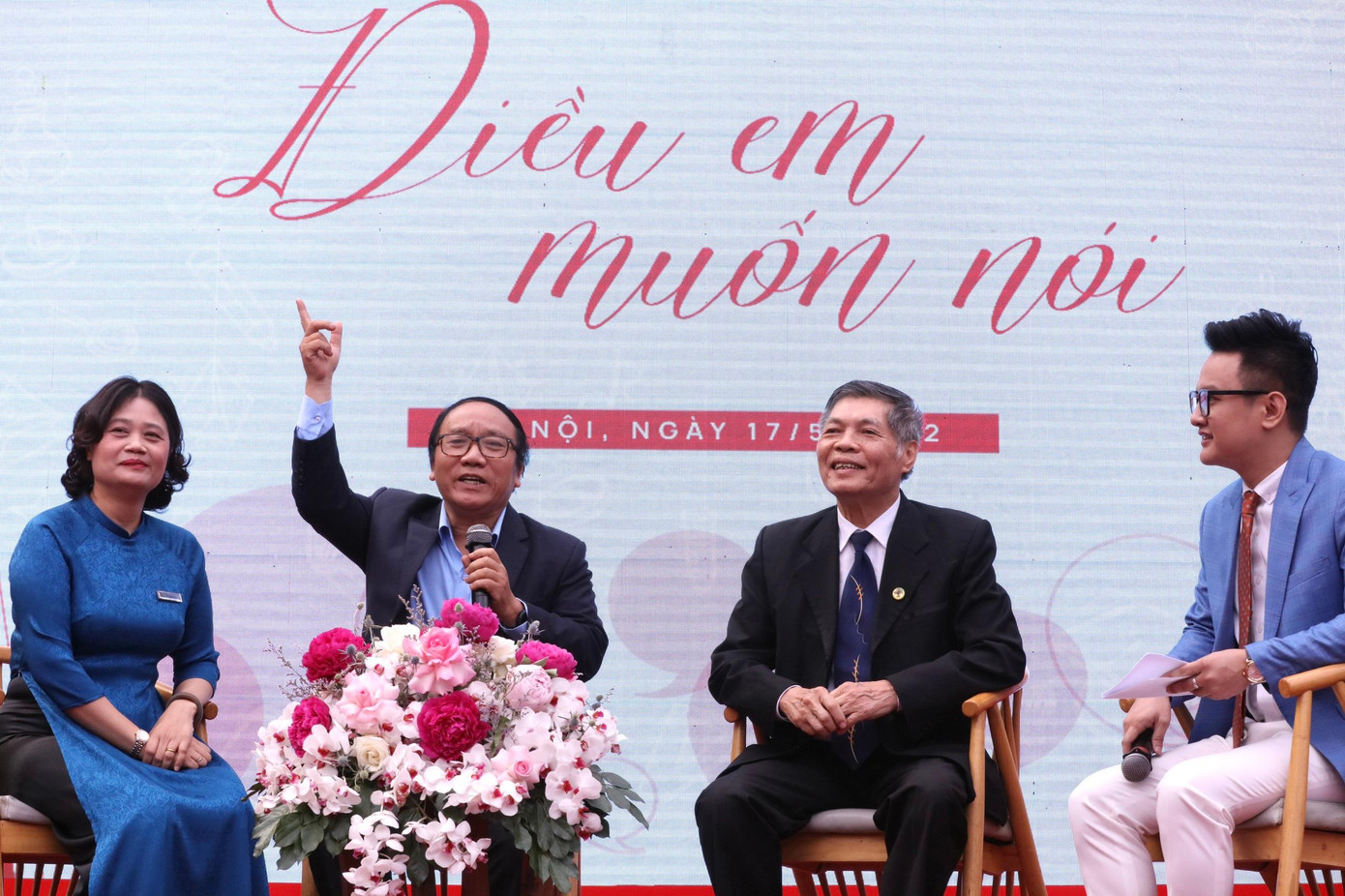 Diễn đàn 'Điều em muốn nói': Những chia sẻ từ trái tim ảnh 23 Diễn đàn 'Điều em muốn nói': Những chia sẻ từ trái tim ảnh 23