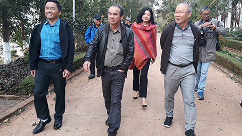 Bầu Đức mời HLV Park Hang Seo món phở 'đặc sản' phố Núi ảnh 1