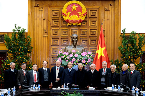 Thủ tướng gặp mặt các cựu chuyên gia, cựu chiến binh ảnh 1