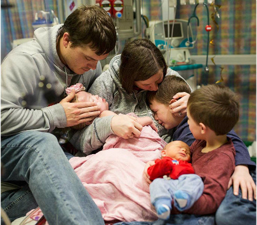 Không kịp chờ ghép tim, em bé qua đời trong vòng tay bố mẹ ảnh 2