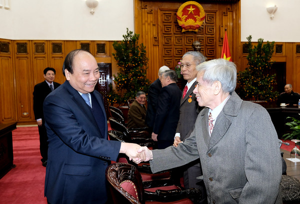 Thủ tướng gặp mặt các cựu chuyên gia, cựu chiến binh ảnh 2