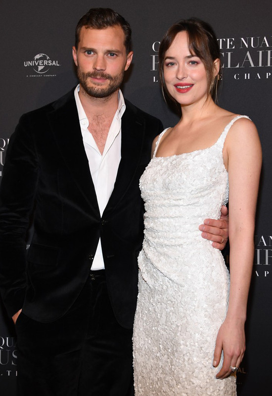 Nữ chính '50 sắc thái': Tôi phải chuẩn bị tâm lý kỹ trước mỗi cảnh sex ảnh 1