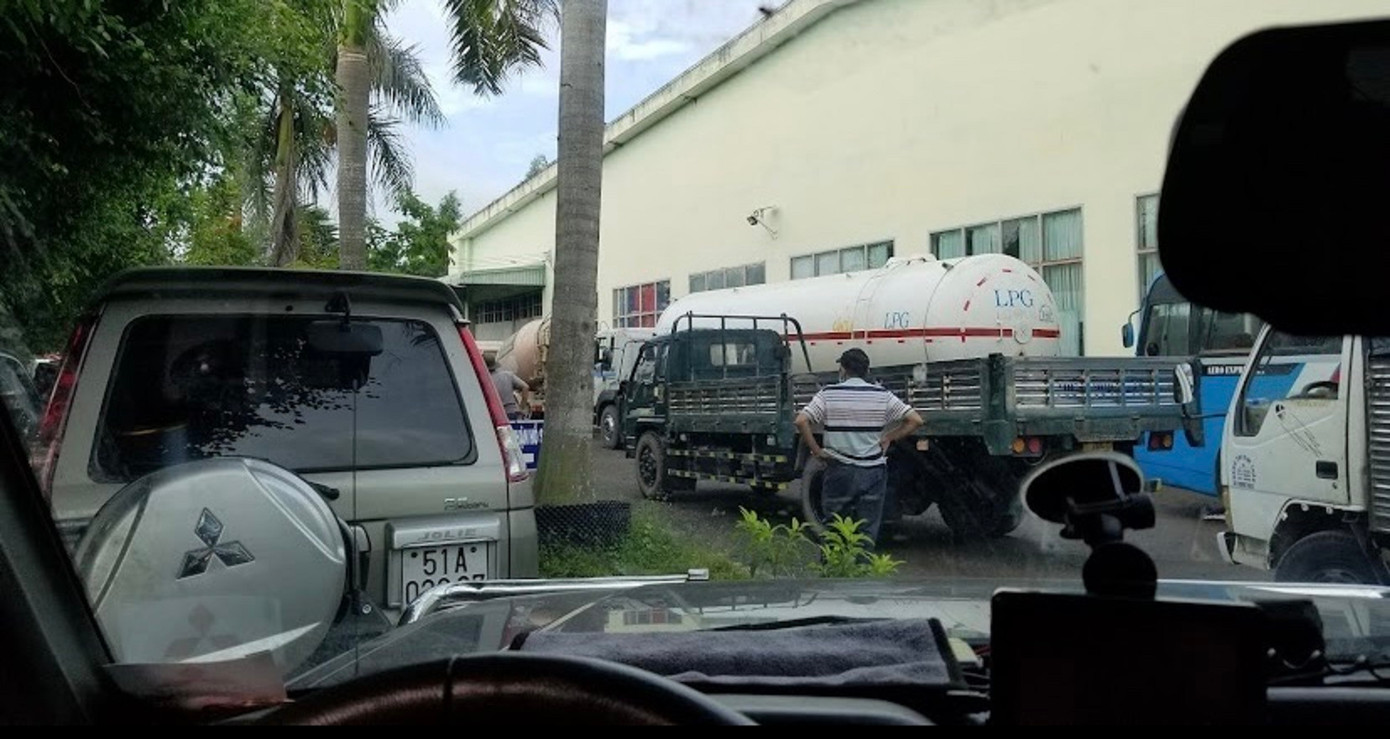 Xe chờ đăng kiểm tại Trung tâm đăng kiểm Tây Ninh Xe chờ đăng kiểm tại Trung tâm đăng kiểm Tây Ninh