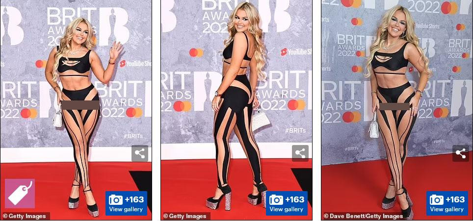 Nữ ca sĩ Talia Storm như mặc nội y lên thảm đỏ, còn hớ hênh điểm nhạy cảm.