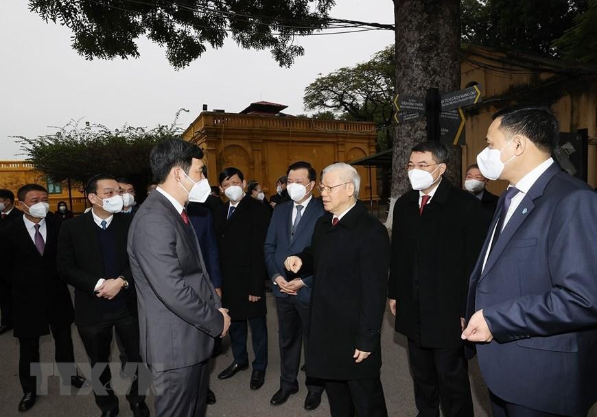 Tổng Bí thư Nguyễn Phú Trọng đến dâng hương tại Khu di sản Hoàng thành Thăng Long. (Ảnh: Trí Dũng/TTXVN)