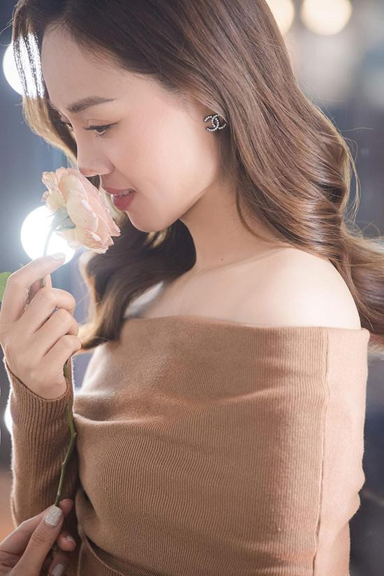 Người đẹp Ngọc Hà, bà xã NSND Công Lý. Người đẹp Ngọc Hà, bà xã NSND Công Lý.